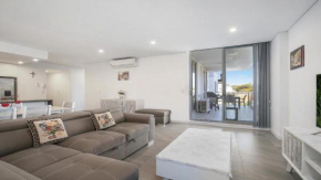 Oceans Edge #19 Short Walk To Beach , Shops and Cafes Accom Holidays